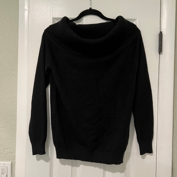 Lulus Sweaters - Lulu's - NWOT Long Sleeve Off the Shoulder. Size Medium.